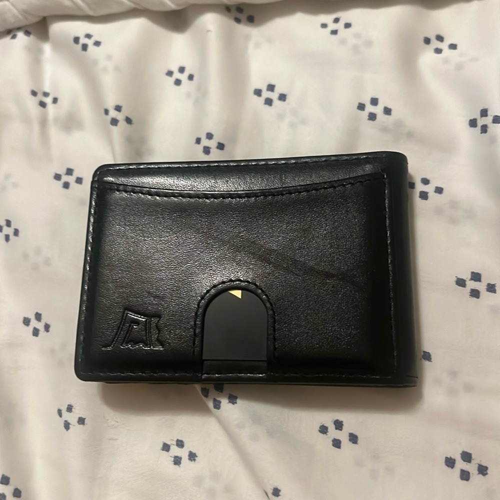 This is a kingsloot wallet